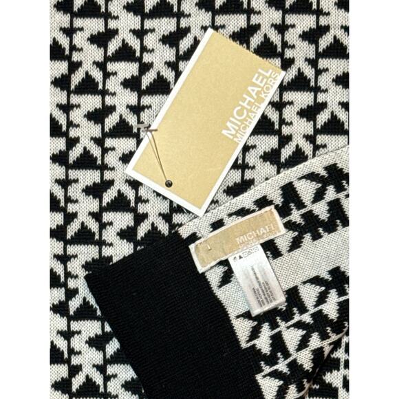 NWT Michael Kors Scarf Black White Reversible MK Logo 66" X 11" Rectangular - Picture 3 of 8